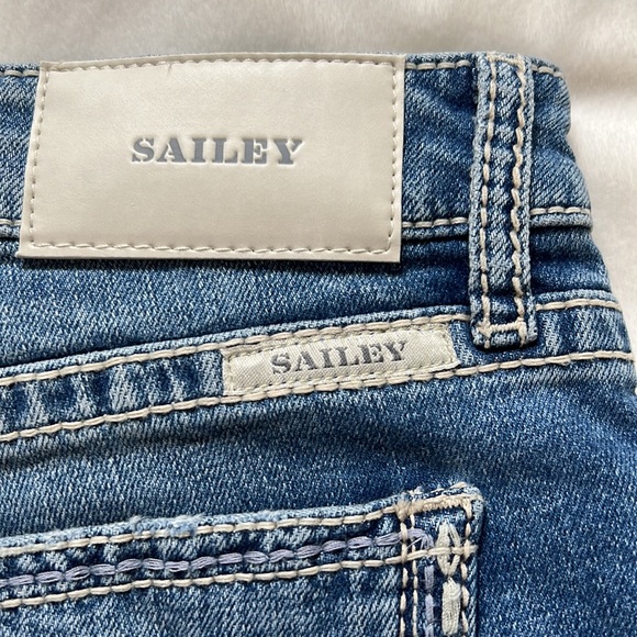 Sailey Jean shorts roll up high rise raw hemline blue size 28 & 29 NWT - Picture 9 of 9